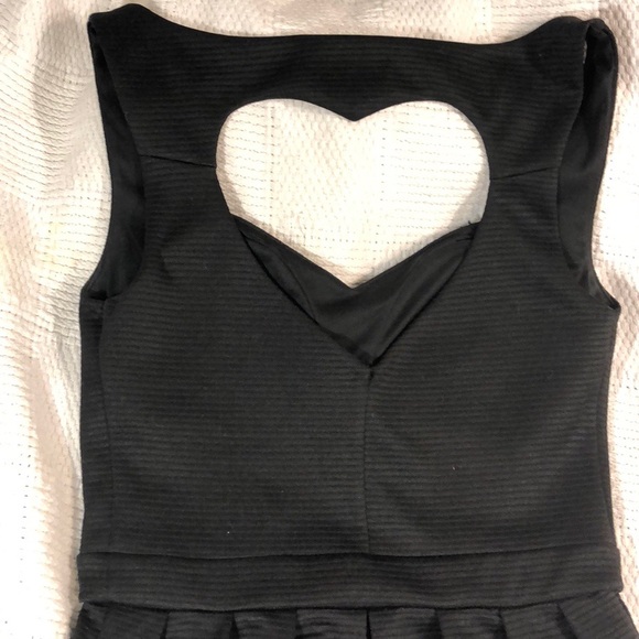 Black dress with heart opening on back - Picture 3 of 4